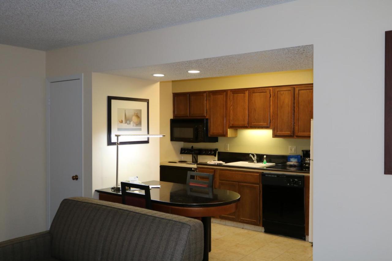 Fairbridge Inn & Suites - Akron Copley Township - West Ruang foto