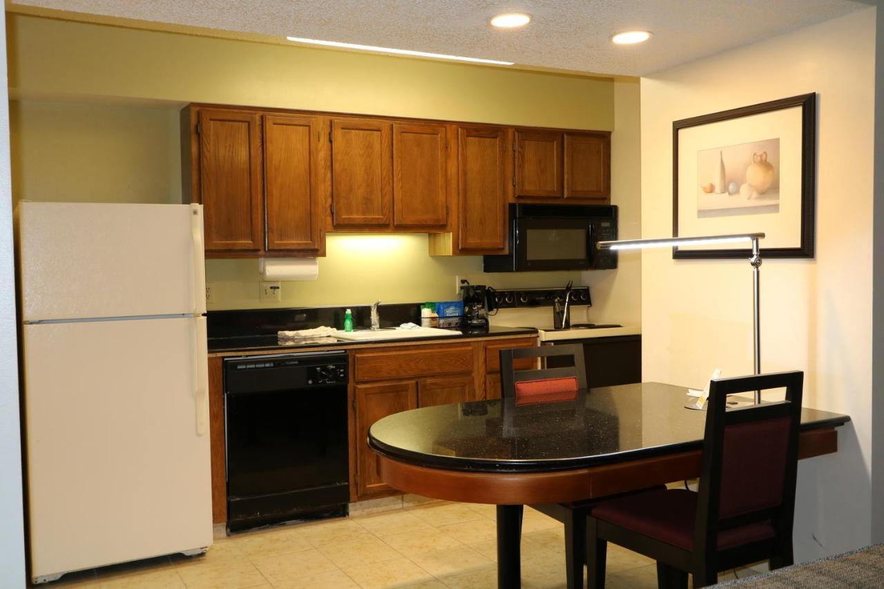 Fairbridge Inn & Suites - Akron Copley Township - West Ruang foto